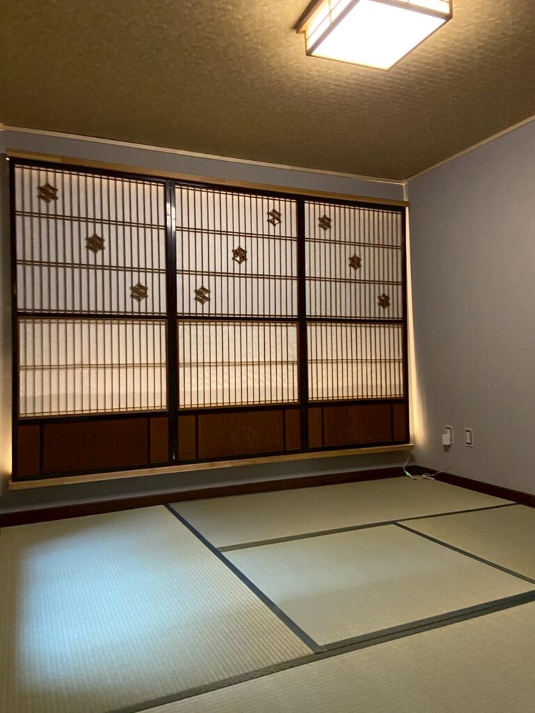 和装空間を活かしたモダンな空間。